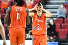 KCC 나와! 전자랜드 통산 6번째 4강 PO 진출 확정