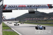 2021 KIC-CUP 투어링카 레이스, 개막 역대 최다 참가...심동국·원종석 폴투윈 우승