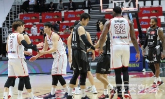 한국가스공사 선두 KT를 꺾고 4연패에서 탈출