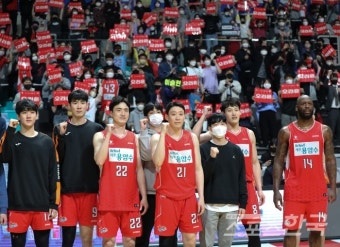 현대모비스, 현지선수 역대급 더블듀오로 정관장 완파하며 4강행 확정!