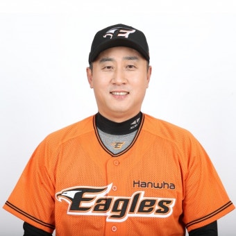한화이글스, 최원호 퓨처스 감독과 3년 재계약 [오피셜]