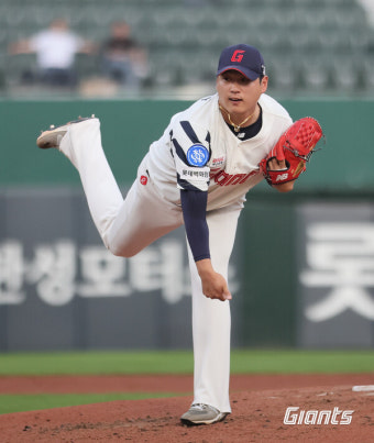 [데일리현장] 롯데 나균안, 팔꿈치 통증 '비상'… 8위 kt에 스윕패 위기