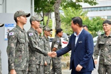  김한종 장성군수, 추석 연휴 현장 근로자 격려했다