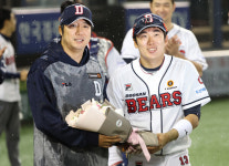 '두산 왕조 주역' 장원준, 현역 은퇴 선언…
