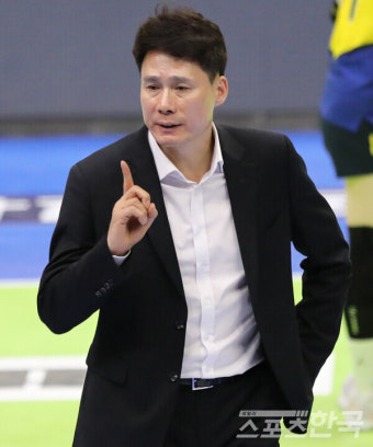 현대건설 강성형 감독, 