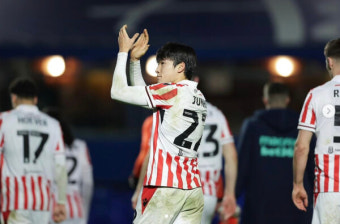 배준호, 잉글랜드 무대 데뷔골 '신고'… 스토크시티는 2연패