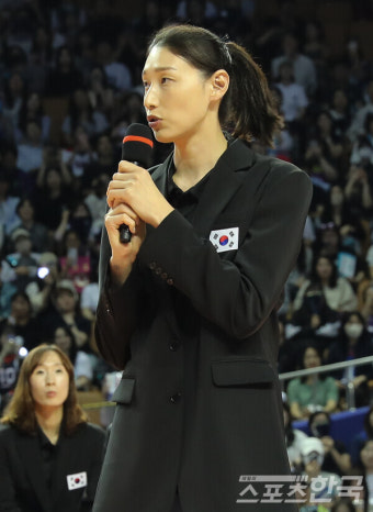 국가대표 은퇴 소감 밝히는 김연경