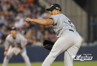 '두산 하위 타선에 당했다'…한화 산체스, 부상 복귀 후 2번째 경기서도 4이닝 5자책점 부진하며 시즌 3패 위기 놓여