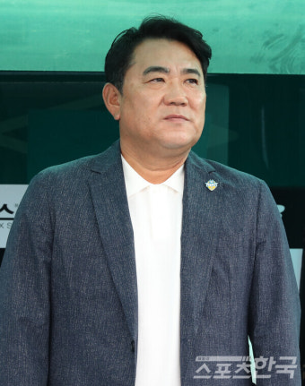 충남아산FC 김현석 감독, 