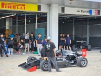 국내 최초 F1 포뮬러자동차 체험 스피드 향연에 빠지다