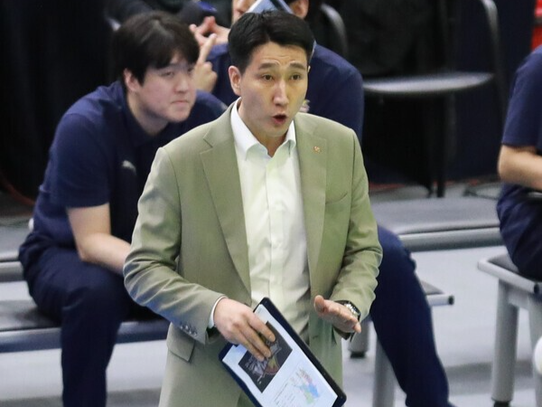 한국전력, 권영민 감독과 1년 계약 연장...2022-2023 시즌 준비 완료