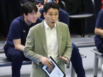 한국전력, 권영민 감독과 1년 계약 연장...2022-2023 시즌 준비 완료