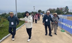 나주시 금남동지역사회보장협의체, 어르신들과 10월의 멋진 나들이 나서