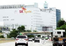 [르포] SK하이닉스 본사 품은 이천 아파트값, 83주 연속 역주행 하락… 황제 반도체기업의 양극화가 가져온 현실