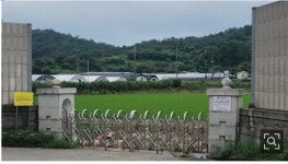 학교 운동장이 논, 황당한 폐교 실태