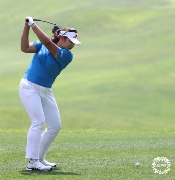 자신감이 느껴지는 유해란 프로의 드라이버 티샷 [KLPGA E1채리티오픈]