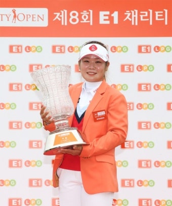 이소영, '짝수해' 시동 다시 걸어…와이어투와이어 우승 [KLPGA E1채리티오픈]