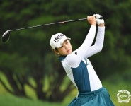 1타 차로 컷 탈락한 노예림 프로 [KLPGA BC카드·한경 레이디스컵]