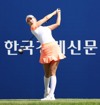 '루키' 서어진, 단독1위로 우승 도전…박민지·박지영·윤이나·오지현 추격 [KLPGA BC카드·한경]
