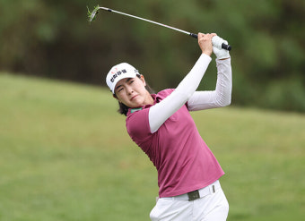 '이글 마무리' 이정민, 6타 줄인 2R서 공동 2위로 '우승 경쟁' [KLPGA]