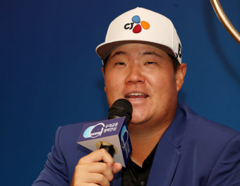 밝은 표정으로 인터뷰하는 임성재 [KPGA 우리금융]