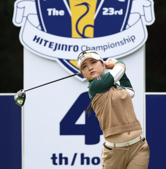 '버디+이글 마무리' 이예원, 하이트진로 대회 3R 5타차 선두…메이저 '우승 예약' [KLPGA]