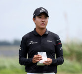 메인 스폰서 대회 우승을 기대하는 김한별 [KPGA SK텔레콤 오픈]