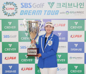 1·2부투어 병행하는 이지현3, 준우승 4번 끝에 첫 우승 [KLPGA]