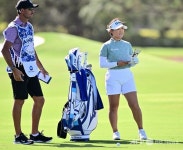 홀인원 전지원, LPGA 소렌스탐 대회 첫날 선두…이미향은 1타차 선전
