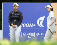 '서교림 압도한' 김민솔, 시즌 3승 조준…평창 첫날 2위 [KLPGA]