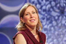 문학과 역사를 사랑한 소녀, 유튜브 수장으로