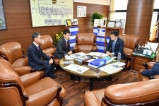 [아유경제_행정] 강남구의회 이관수 의장, 국민연금공단 서울남부지역 서정태 본부장 접견