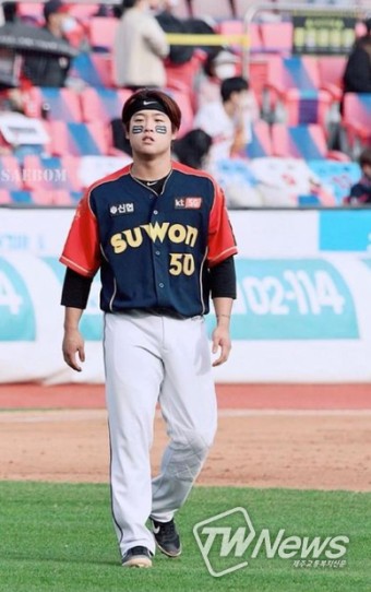 '야구선수' 강백호, 도쿄올림픽 껌 씹는 태도 사과 '질타 겸허히'