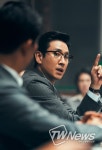 영화 킹메이커 카카오 ‘음(mm)’에 꿀보이스 이선균이 뜬다!