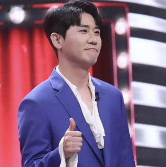 영탁, 스타랭킹 스타트롯 남자 랭킹 1위…2위 이찬원·3위 장민호