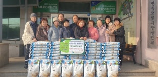 제주시민속오일시장부녀회, 탐라장애인종합복지관에 쌀 300kg 전달