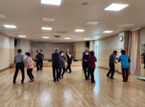 봄을 재촉하는 안성시 일죽면 주민자치 소셜댄스반