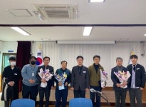 봉화군 봉화읍, 이장에게 감사와 축하를 담은 감사패 및 임명장 수여