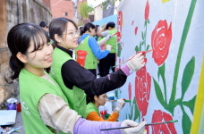 ASEZ WAO, 서울 강북구서 벽화 그리기 봉사 펼쳐