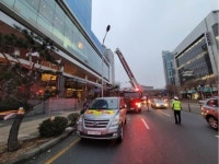 수원 라마다 호텔서 화재 근로자 1명 숨져...투숙객 130여명은 대피(종합)