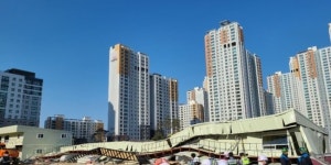 경기도청 광교신청사, 공사현장사무소 붕괴…강풍 추정,1명 경상