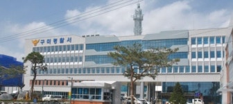 구미 빌라 4층서 30대 엄마·6살 딸 투신…병원 이송