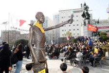 강제징용 일본 기업 16곳 손배소 제기...각하 판결 소송대상 아냐