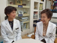 [생생인터뷰] 김현좌-이준희 이대 모녀 약사 “양방에 한방 곁들인 ‘자연치유’로 면역력 높이세요!