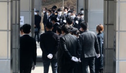 정부, 코로나 사망 증가에 공설 화장장 운영 늘린다