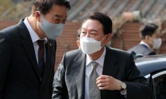 정무수석 폐지 '정무장관' 신설 추진…이용호 
