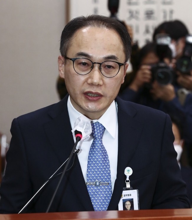 이원석 검찰총장, 김건희 여사 명품 가방 수수 사건 관련 수사심의위 존중