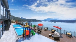 여수 키즈펜션 하이락 리조트, 인피니티 미온수풀과 워터슬라이드 운영