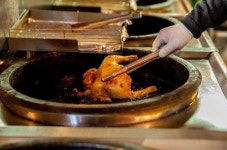 옛날통닭 프랜차이즈 세월촌, 40년 전통의 맛 선보여