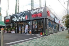 명륜진사갈비 부산점주들, 취약계층에 고기 기부